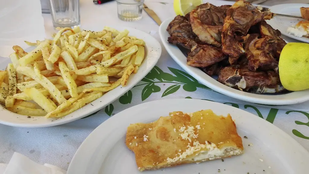 Elia taverna_Mándra_slider_image_2