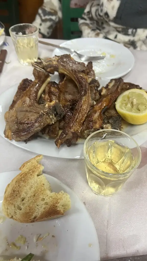 Dimitri Raptis_Ψησταριά ο Μελέτης_Mándra_recensione