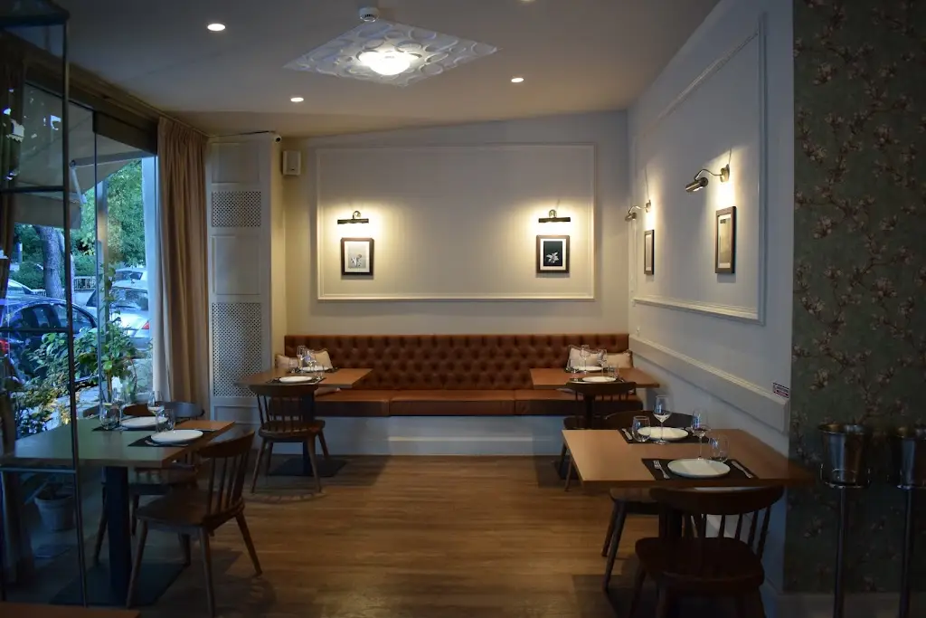 Karpos Restaurant in Maroúsi