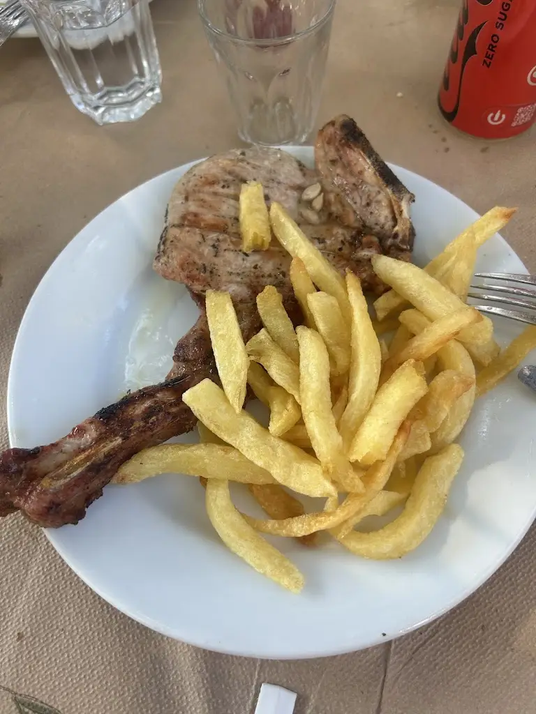 Ta Pefka_Maroúsi_slider_image_2