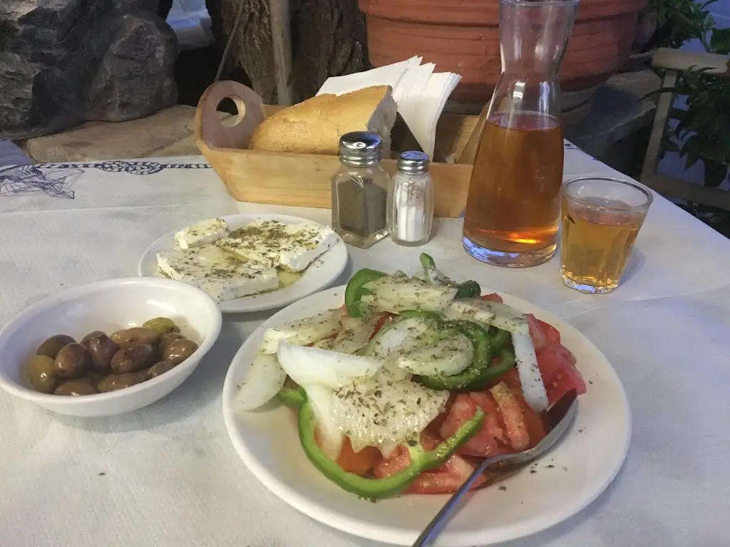 Ταβέρνα ''ΤΣΑΚΩΝΑΣ