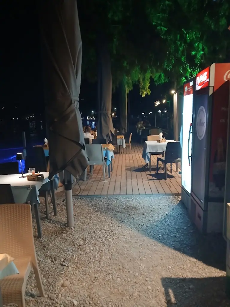 Terry Bees_Ταβέρνα Ο Νίκος_Markópoulo Oropoú_Bewertung