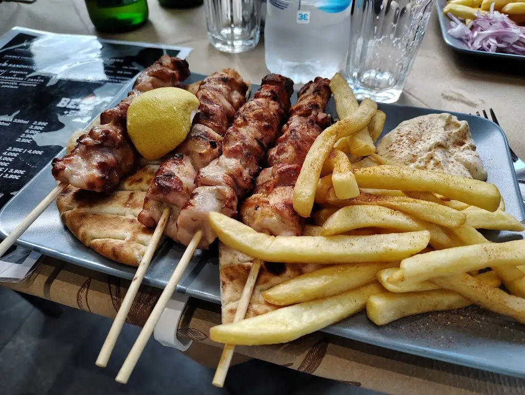 Spencer Pizzani_Beat + Grill_Markópoulo Oropoú_review