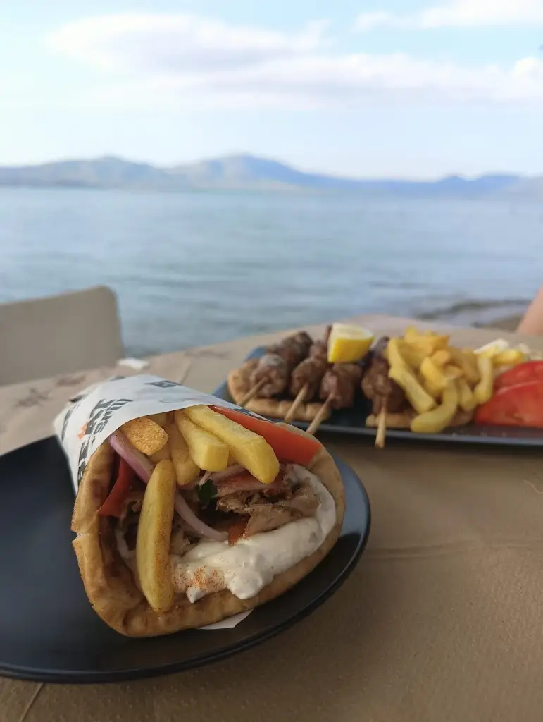 Piotr Piszcz_Beat + Grill_Markópoulo Oropoú_review