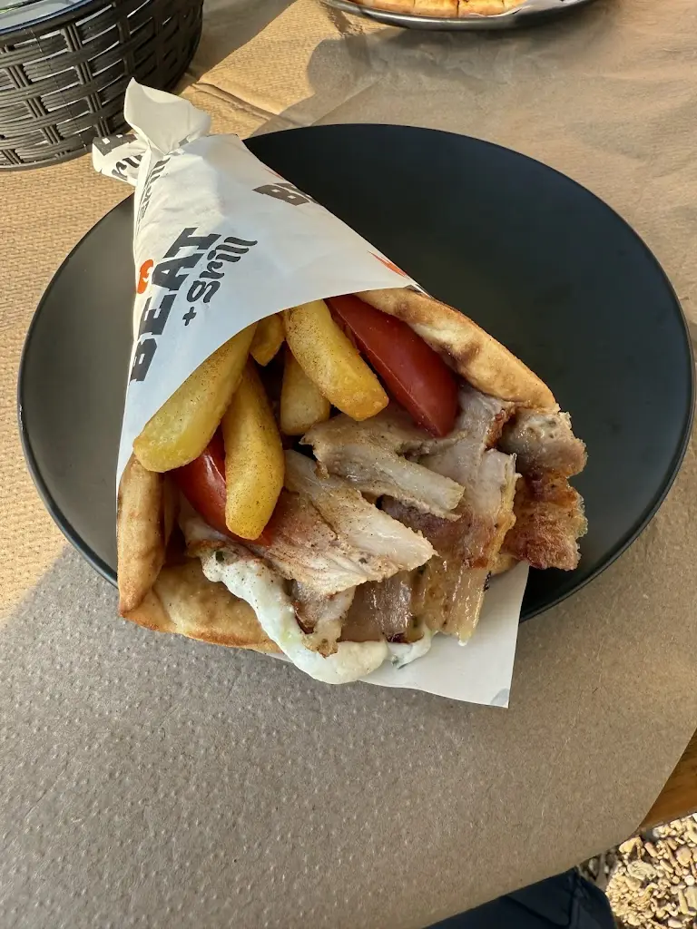 Beat + Grill Restaurant in Markópoulo Oropoú