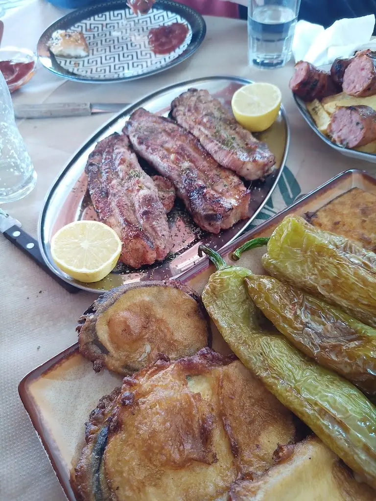 Νίκος Συμβουλίδης _Ta Mastorakia_Markópoulo Oropoú_review