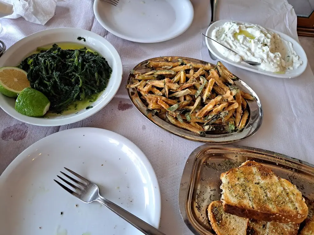 Zac Fenigshtien_Taverna Christos Maria_Markópoulo Oropoú_review