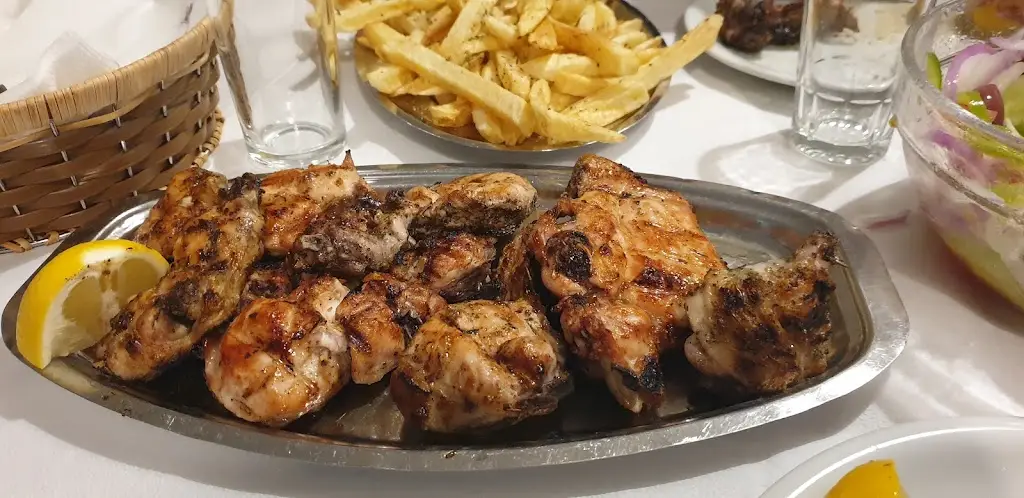 Lior Elya_Taverna Christos Maria_Markópoulo Oropoú_review