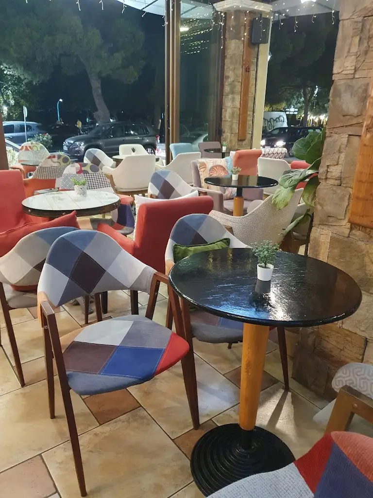 Paparouna Restaurant-Cafe_Markópoulo Oropoú_slider_image_3