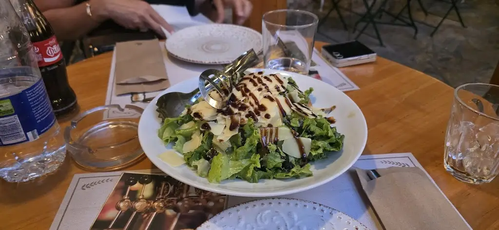 Juan Sosa_Sindetiras_Markópoulo_review