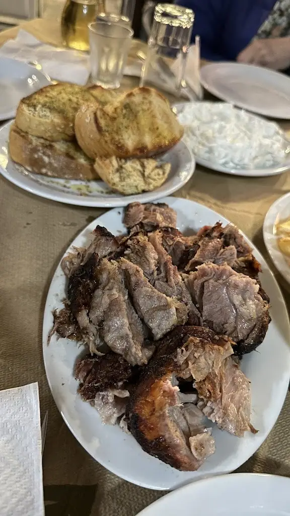 Sotiris Grill Restaurant_Markópoulo_slider_image_3