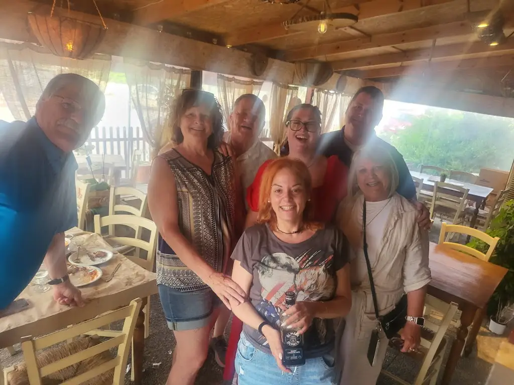 Diana Newman_12/12_Markópoulo_Bewertung