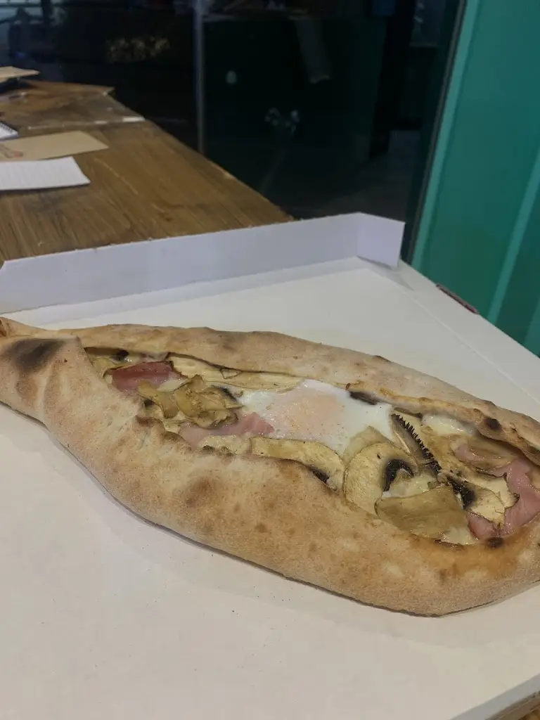 PIZZA MICHELE_Markópoulo_slider_image_3