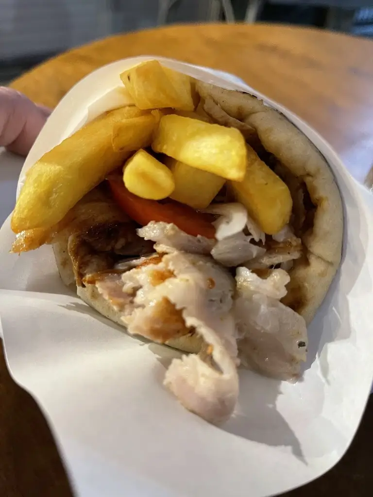 Austin F_Γύρο Γύρω_Markópoulo_Bewertung