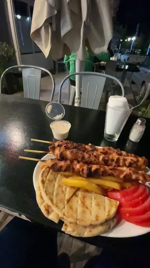 Γύρο Γύρω_Markópoulo_slider_image_2