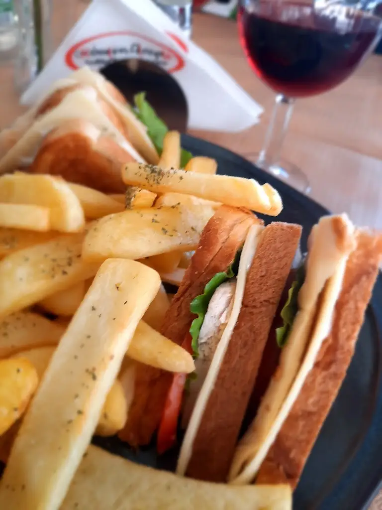 Menü_Κοκκινη Πιπερια_Markópoulo_Bild_7