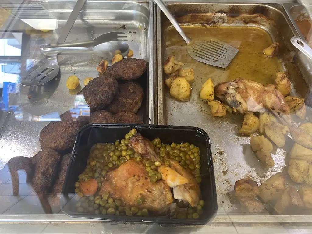 Oi_Markópoulo_slider_image_3