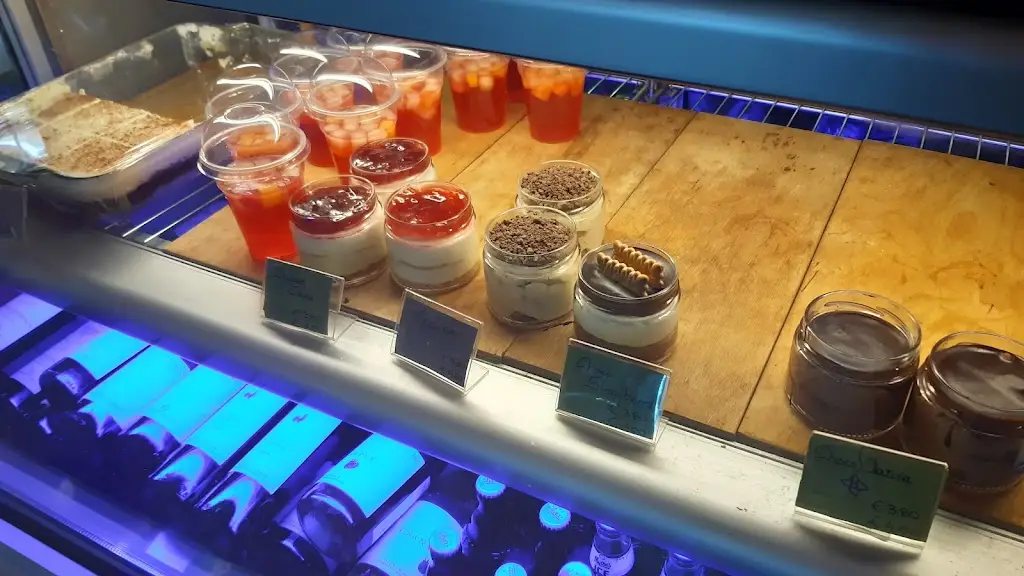 Hunold “DerRattenfängerVonHameln” Singuf_Fraggos all day cafe restaurant_Markópoulo_review