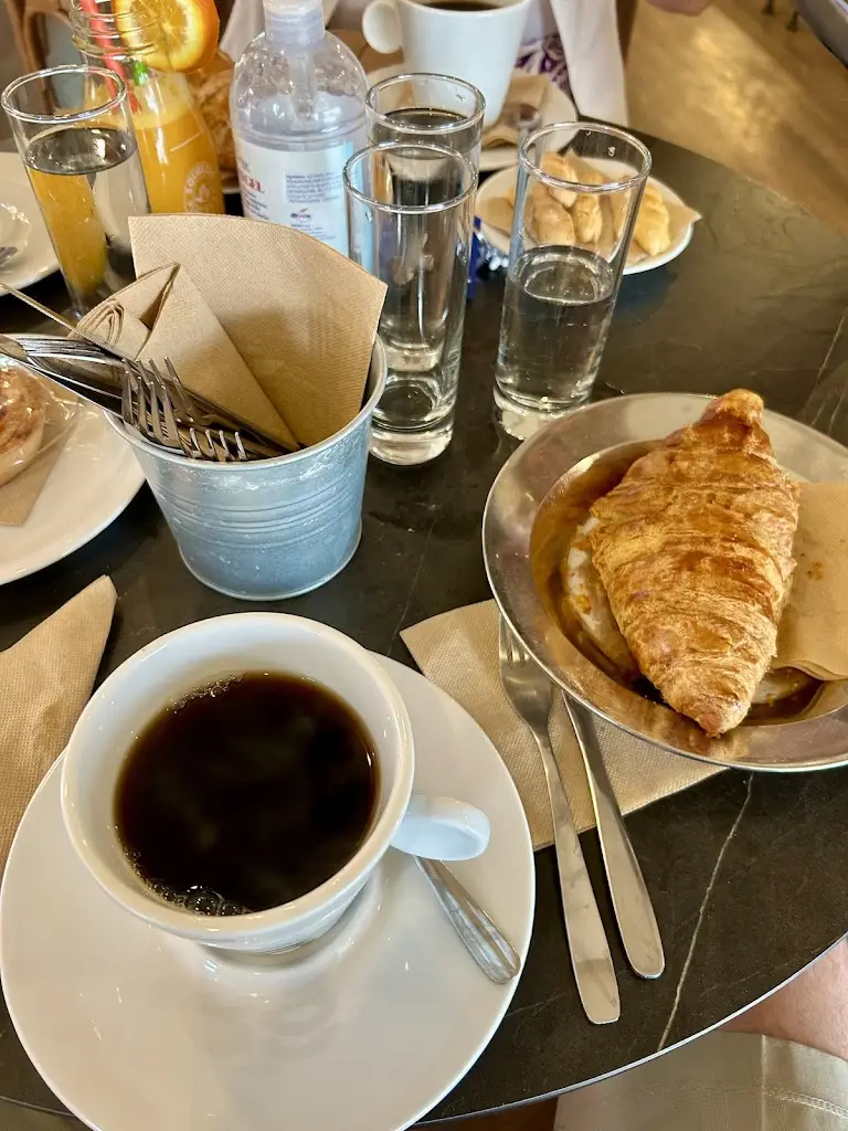 Fraggos all day cafe restaurant_Markópoulo_slider_image_2