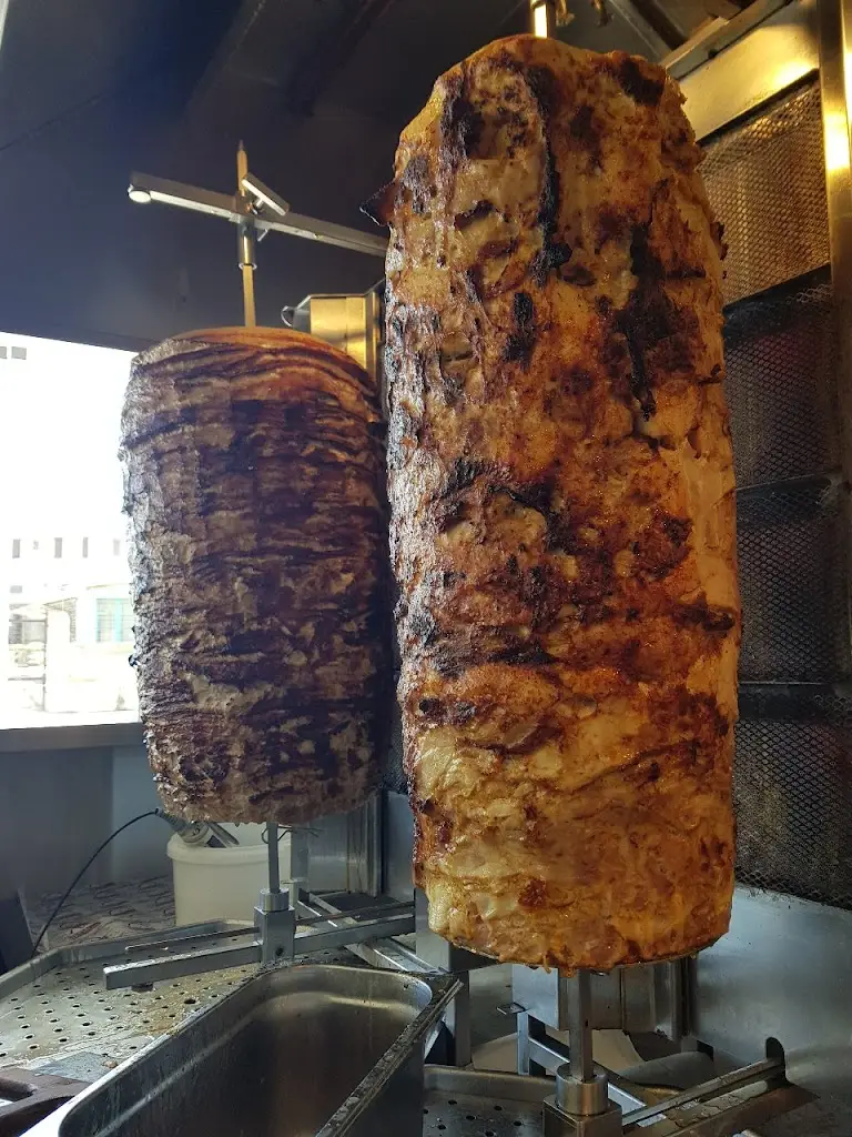 Θωμάς Καραβίδας ( Ψητοπωλείο ) από το 1985_Markópoulo_slider_image_1