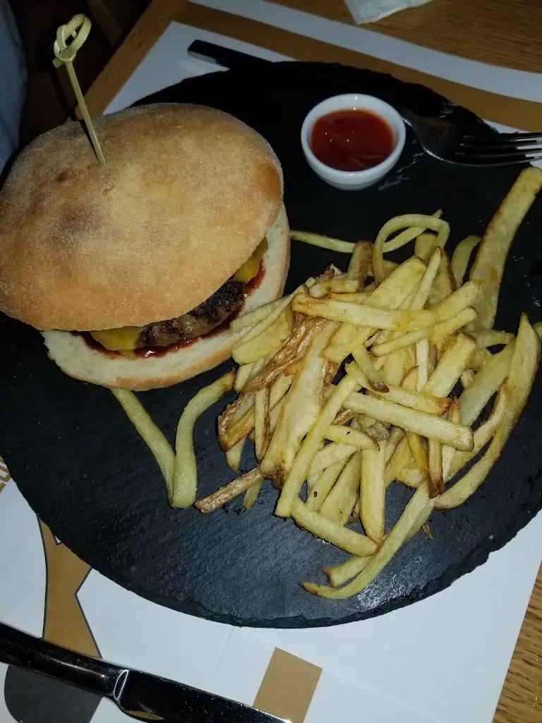 Centro di Cafe - Panino_Markópoulo_slider_image_3