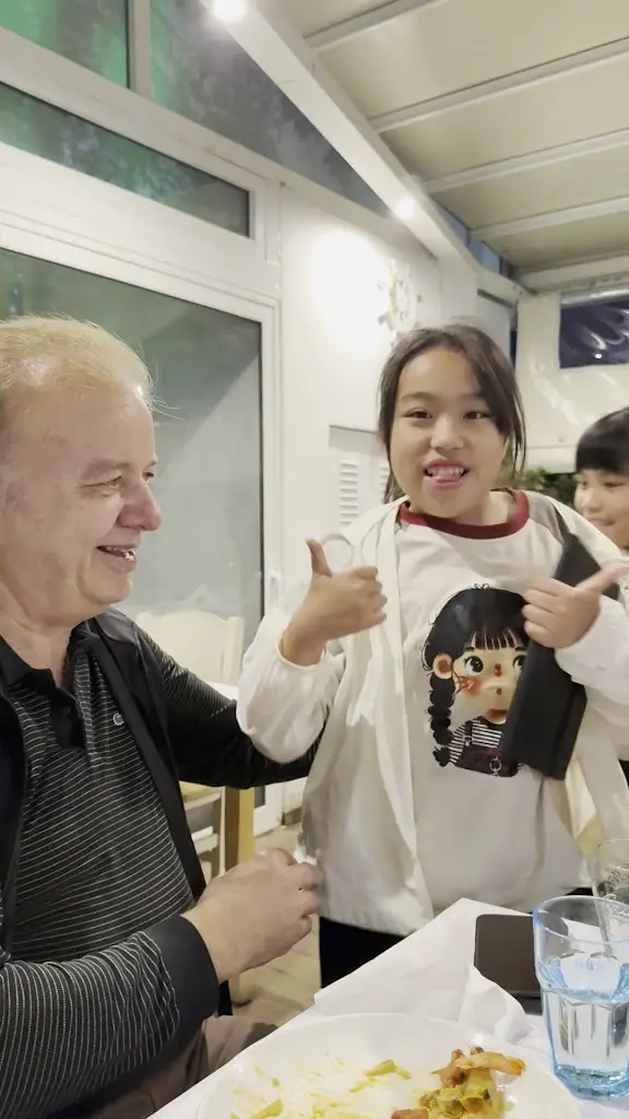 chen Gary_Good fish restaurant Porphyra_Melíssia_Bewertung