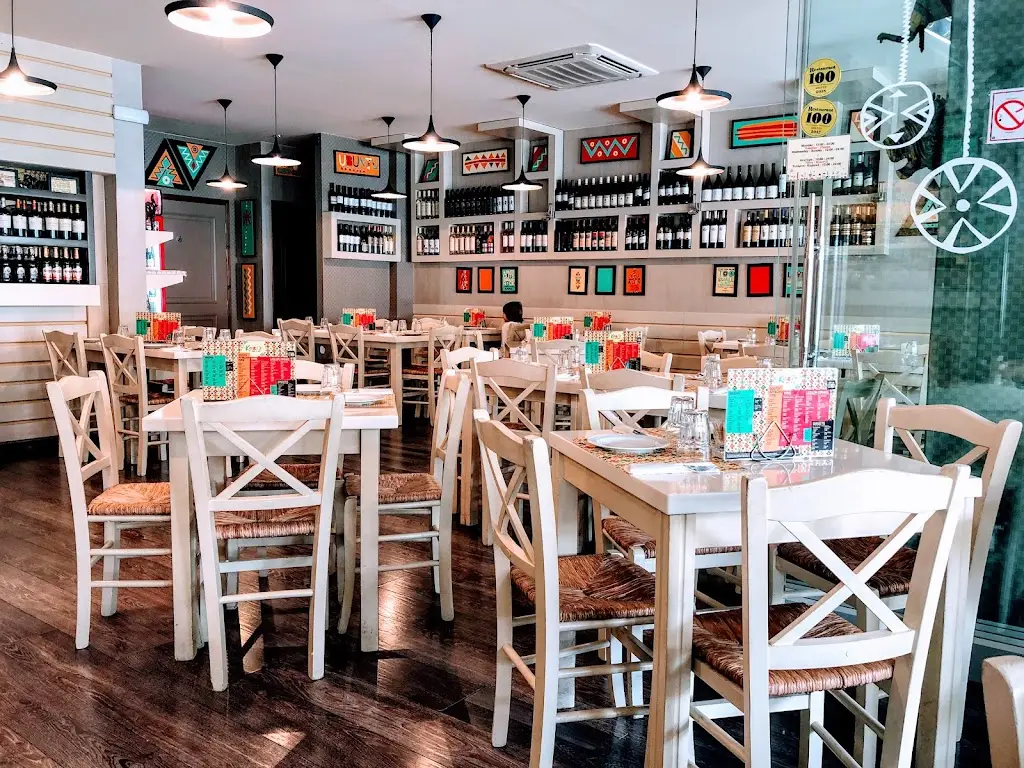 Kozi's Restaurant in Melíssia