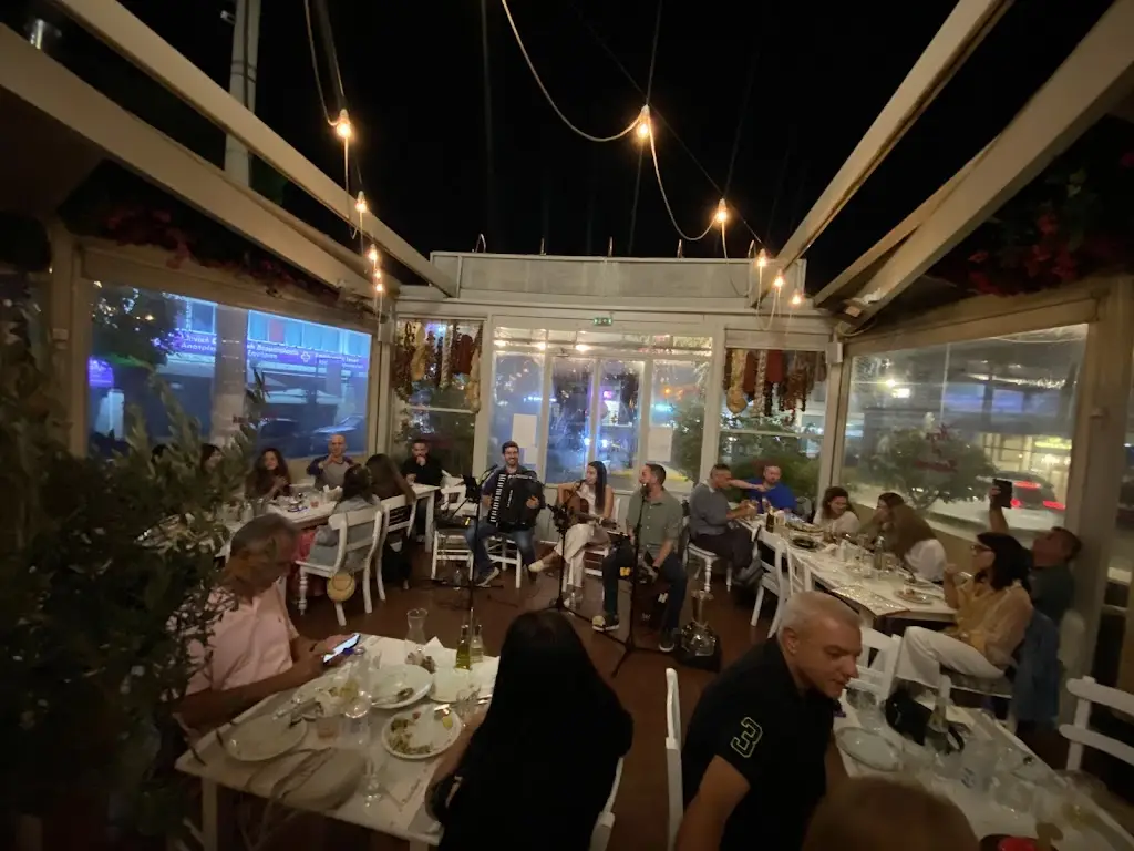 George Al Azar_The President Melissia_Melíssia_review