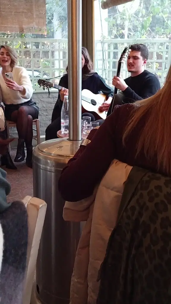 Gia Meze Nea Erytraia_Néa Erythraía_slider_image_2