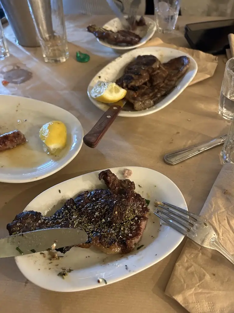 Ronnie_GAKIAS Tavern_Néa Erythraía_review