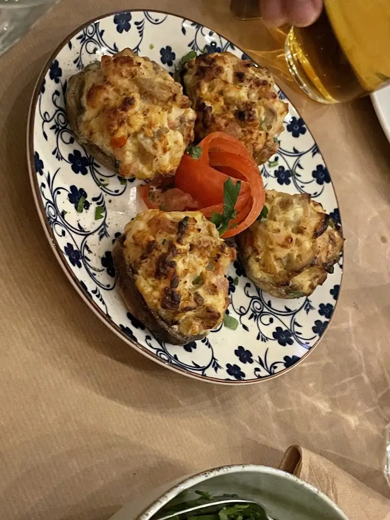 Bill Giannoutsos_Demek Tavern_Néa Filadélfeia_Bewertung