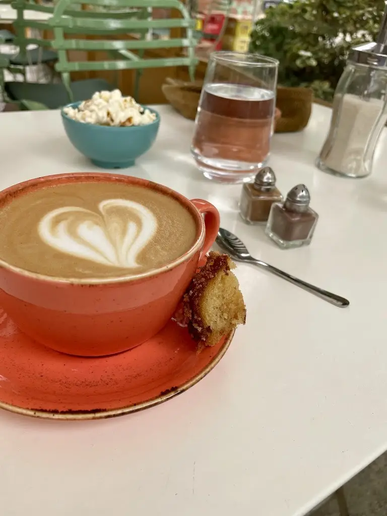 Leanda Xavian_mimosa neighborhood bistrot_Néa Filadélfeia_review