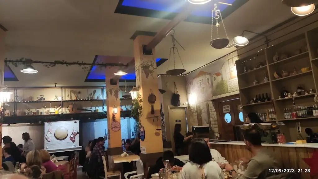 Σπύρος Καραντζάς_Skiniko Gefseon_Néa Filadélfeia_Bewertung