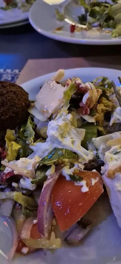 Helenof Troy_ΠΕΡΑΝ το καφέ αμάν της πόλης_Néa Chalkidóna_Bewertung