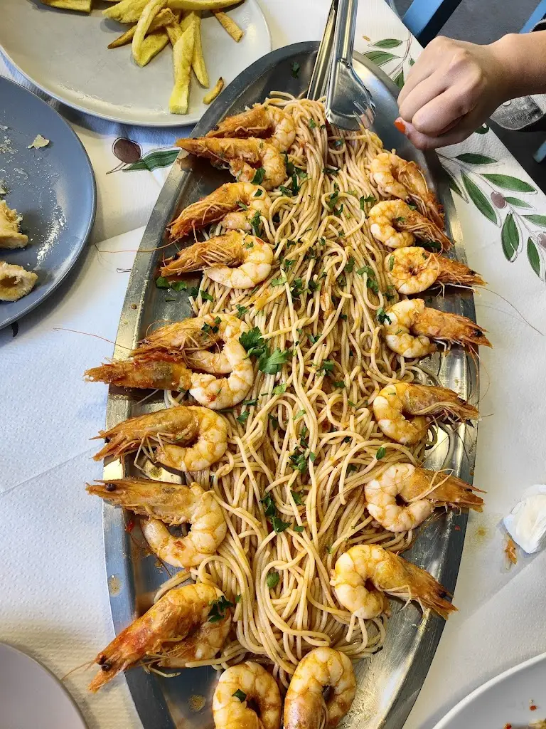 Zuyi Wang_To Monogramma_Néa Ionía_review