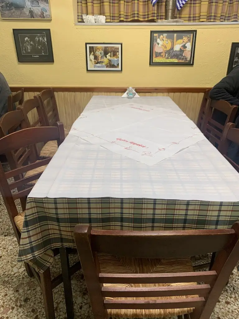 Mike_Riniotis George_Néa Ionía_review