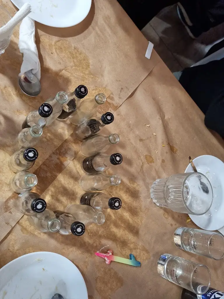 ΓΙΩΡΓΟΣ ΠΑΠΑΔΟΠΟΥΛΟΣ_Τσιπουράδικο Αδέσποτο_Néa Ionía_reseña