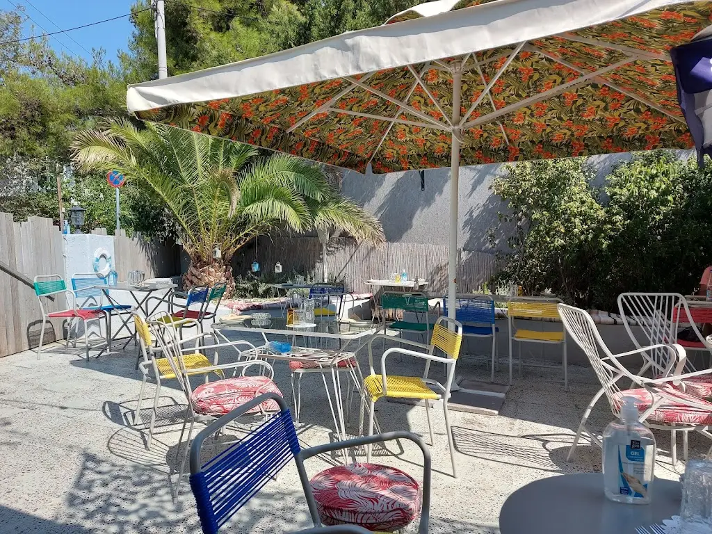 Καραβαϊκή Restaurant in Néa Pentéli