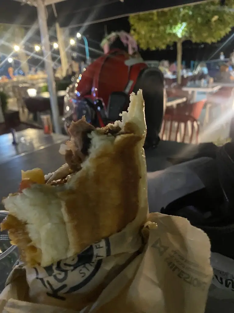 τασος γκιωνης_Piatsa Kantina_Néa Palátia_review