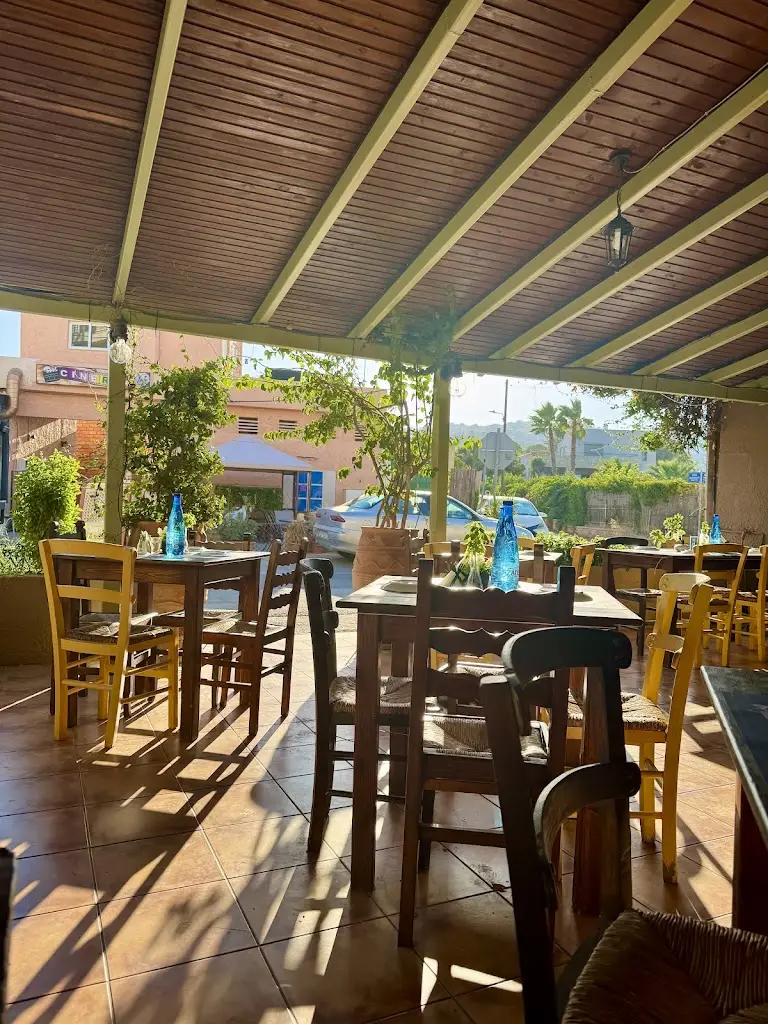 Faros Meet_Néa Mákri_slider_image_1