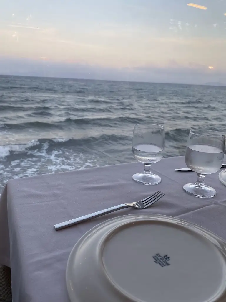 Raphael P_Isalos Seaside Restaurant_Néa Mákri_review