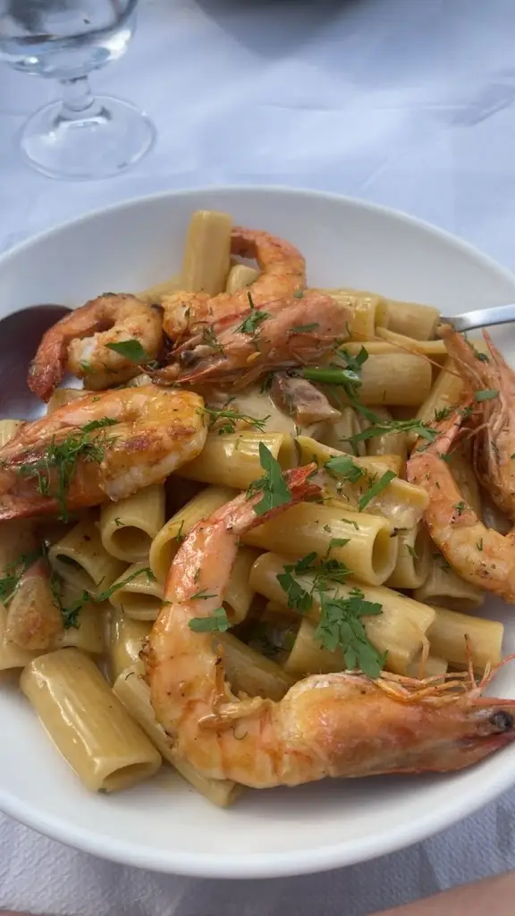 shannon roughley_Isalos Seaside Restaurant_Néa Mákri_review