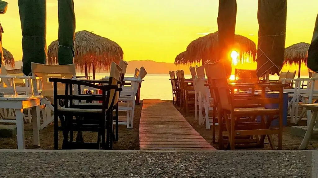 Magko Beach Bar/Restaurant_Néa Mákri_slider_image_1