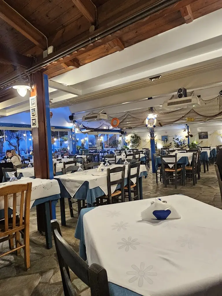 TRATA (H) Restaurant in Néa Mákri