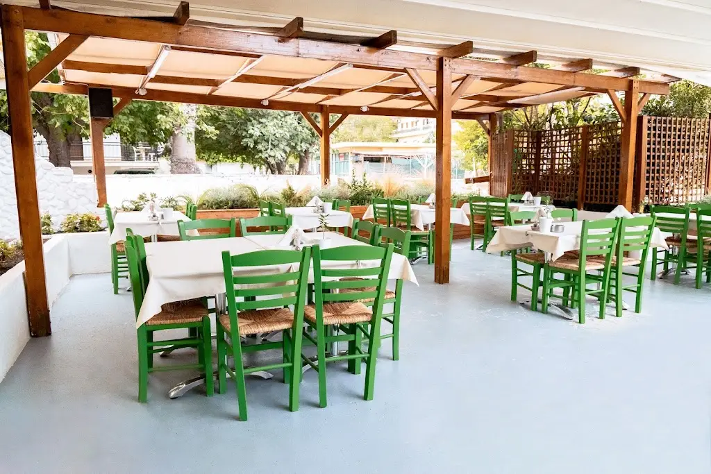 ARMELLADA Taverna Restaurant in Néa Mákri