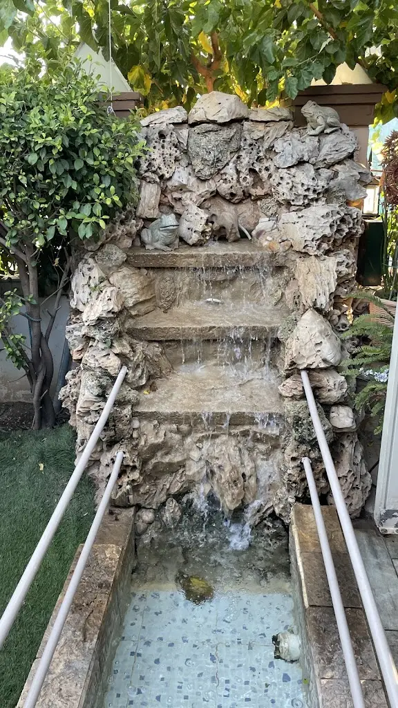 Ted Eliakis_O Vasilis_Néa Mákri_review