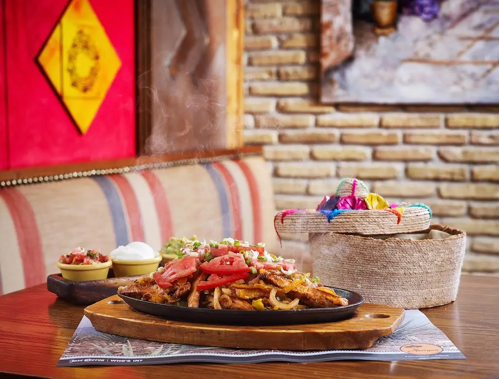 Amigos_Néa Smýrni_slider_image_3