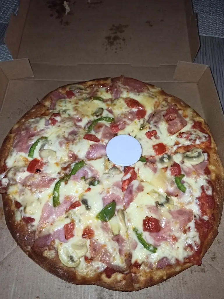 Dimitris Black_Mio Posto_Agios Ioannis Rentis_reseña