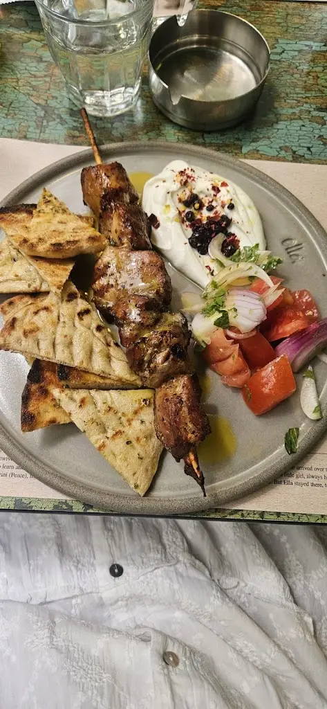 Robi Boros_Ella Greek Cooking_Neos Voutzás_Bewertung