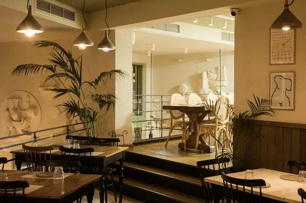 Ella Greek Cooking Restaurant in Neos Voutzás